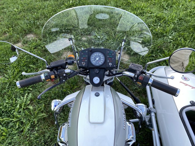 Vue d’ensemble de la Moto Guzzi VG 1000 I Convert de 1982 après adaptation du système de freinage