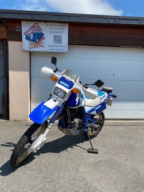 Suzuki DR 600 Djebel de 1987 après un an d’immobilisation à l’extérieur, avant remise en route