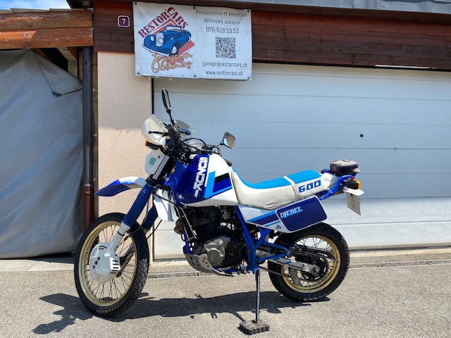 Intervention mécanique sur la Suzuki DR 600 Djebel de 1987